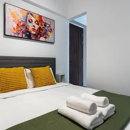 C Apartment *